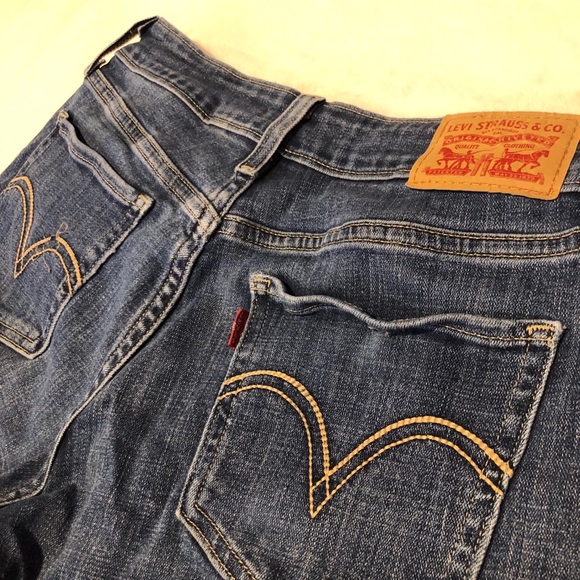 Levi’s Ripped Jeans - Picture 5 of 5